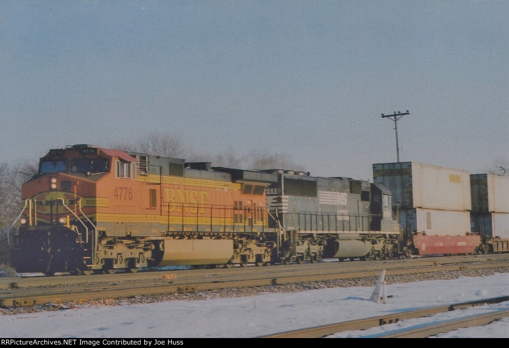 BNSF 4776 West